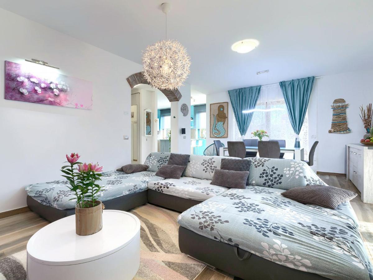 Holiday Home Villa Amaii By Interhome Karigador Exteriör bild